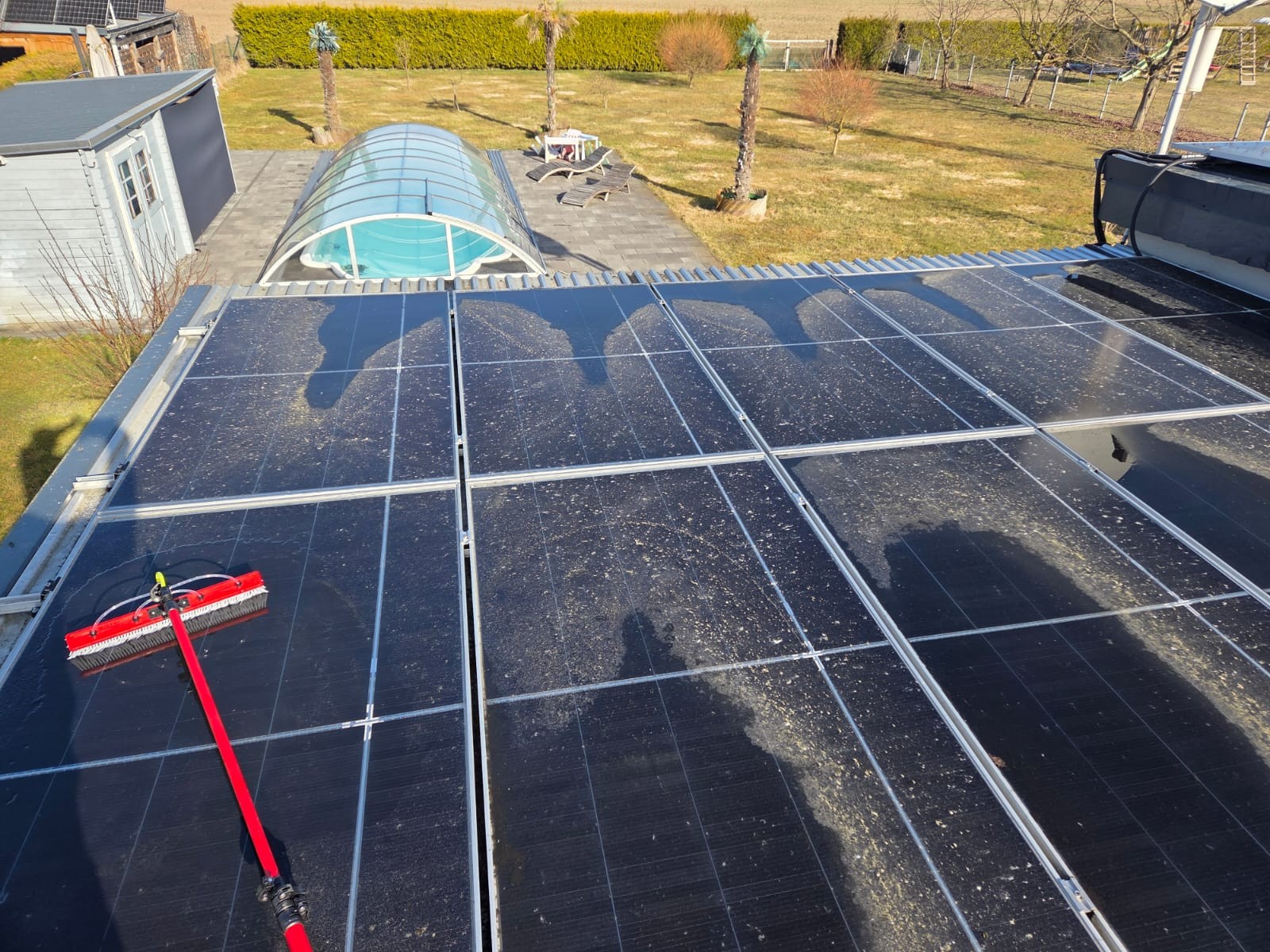 Solarmodulreinigung mit Bürstensystem von oben